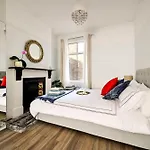 Greenwich Holiday Home